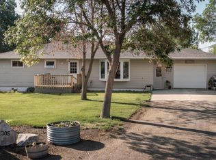 305 Front St SE, Beulah, ND 58523
