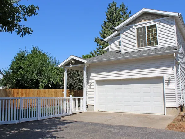 443 SW Brookwood Ave, Hillsboro, OR 97123