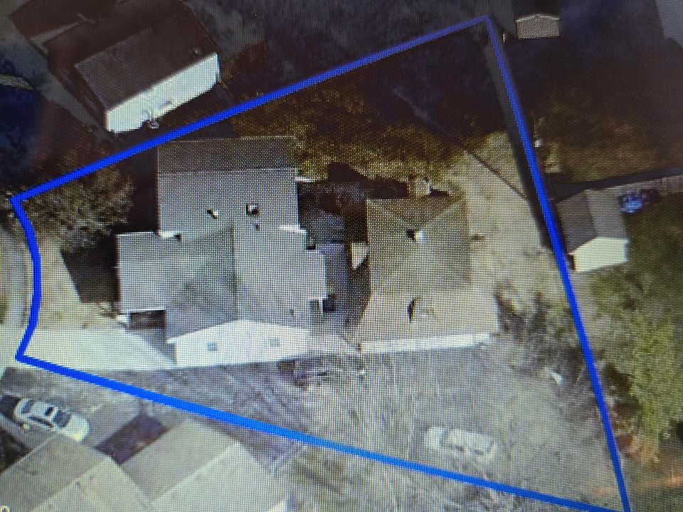 2nd image of 908 Kingsdale Ct