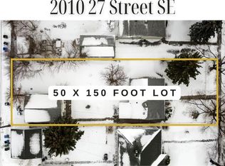 2010 W 27th St SE, Calgary, AB T2B 0P7