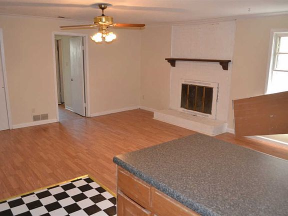 2nd image of 3492 Mayflower Ave