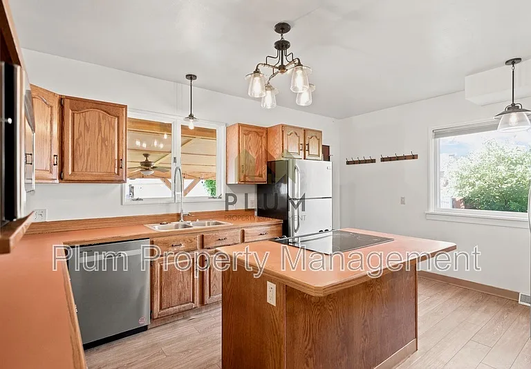 541 E Beckwith Ave — Photo 18