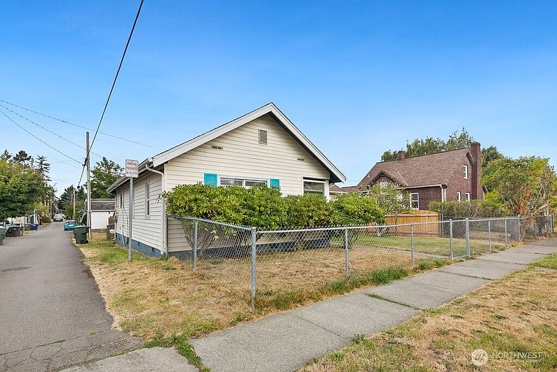 3rd image of 1911 17th Street