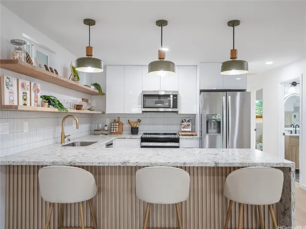 624 Olomana St, Kailua, HI 96734