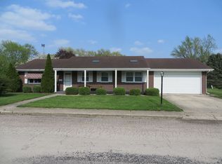404 S Locust St, Momence, IL 60954