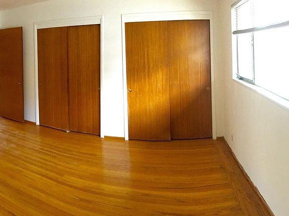 3rd image of 270 Waverley St APT 5