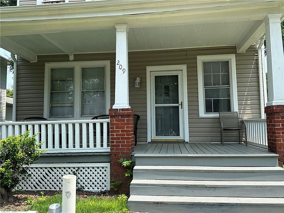 2nd image of 209 W 34th St