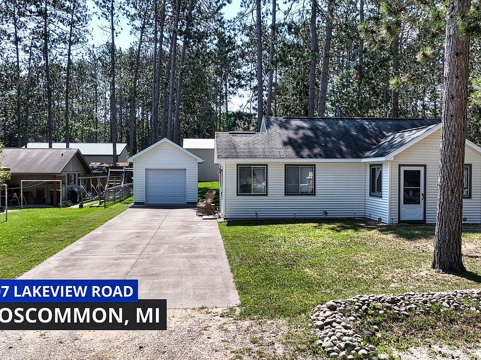 1st image of 207 Lakeview Dr