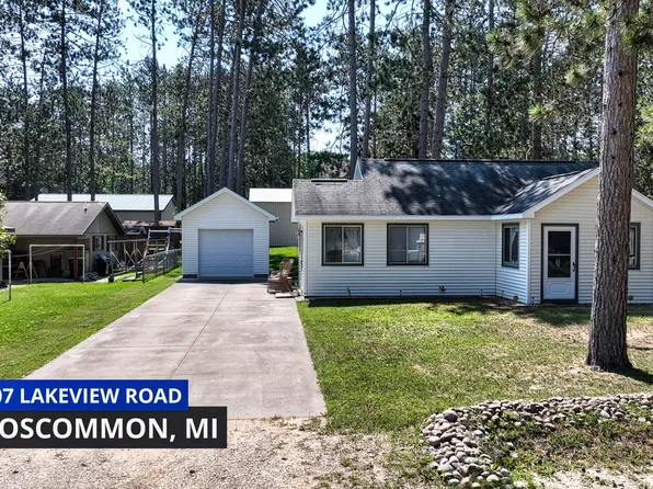 207 Lakeview Dr, Roscommon, MI 48653