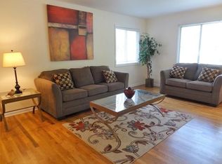 5S465 Tartan Ln, Naperville, IL 60563