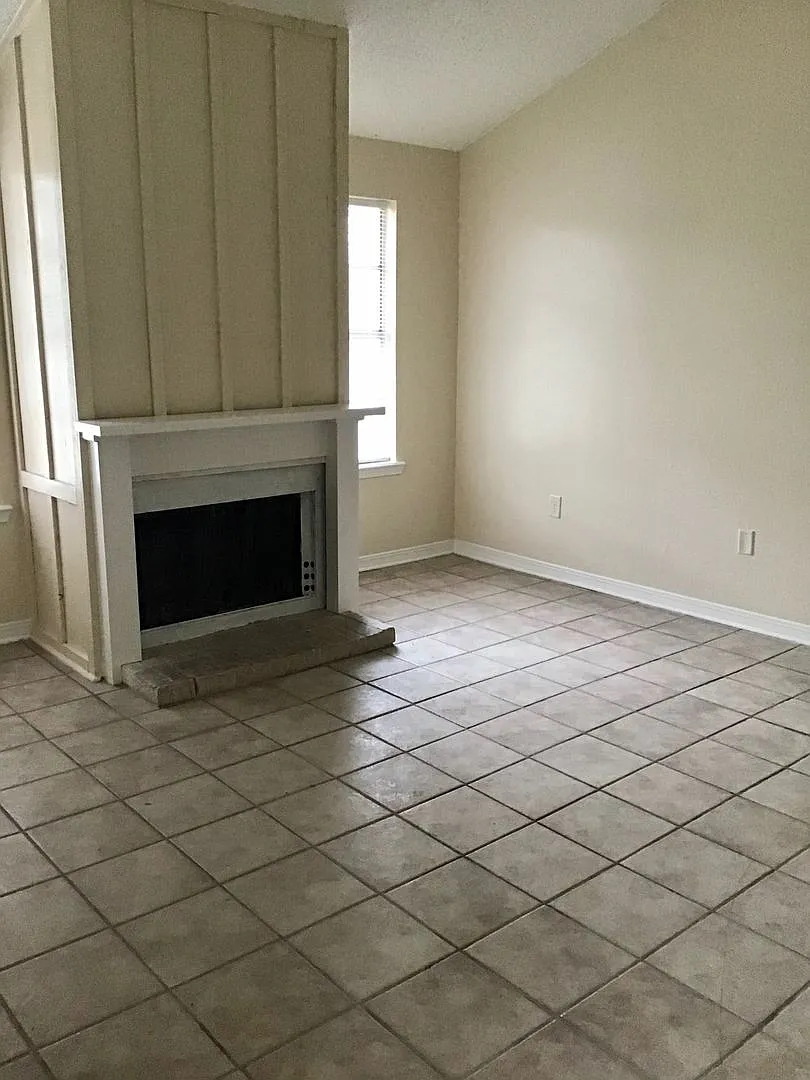 2132 Gardere Lane — Photo 1