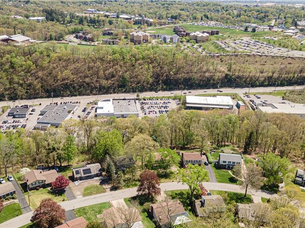 215 Wyngate Rd, Coraopolis, PA 15108