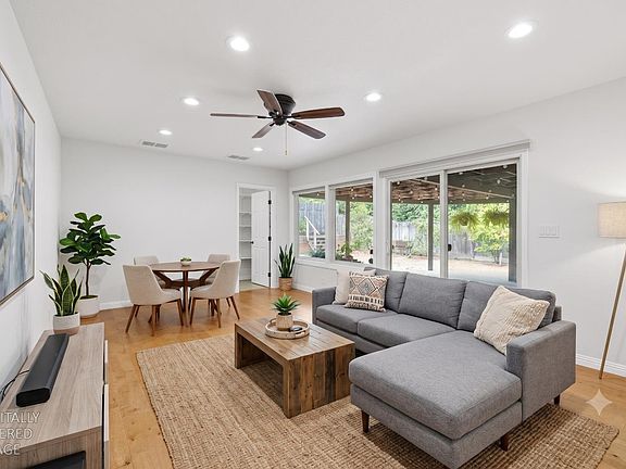 4th image of 1109 Coloma Way