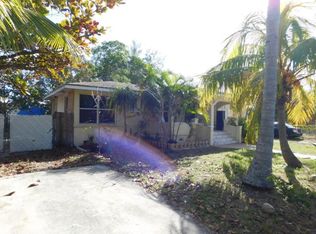 606 S Pine St, Lake Worth, FL 33460