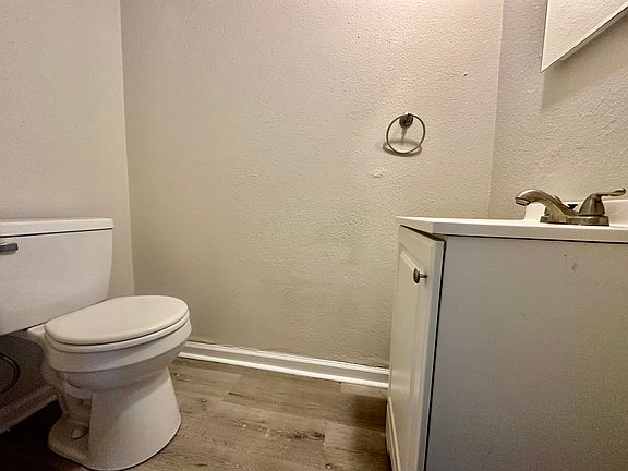 5th image of 900 Junius St #E