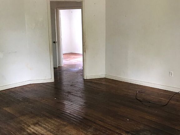 4th image of 216 Westview Dr