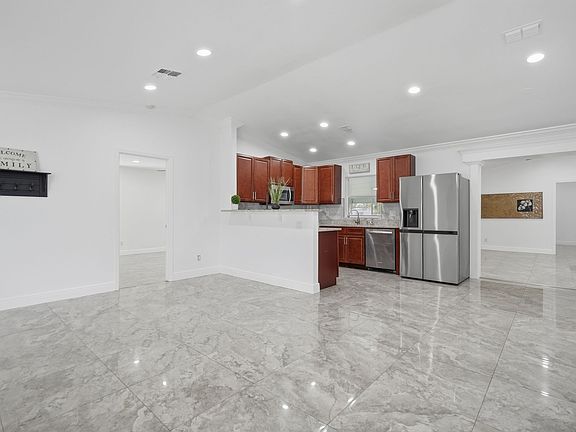5th image of 12782 Pine Way Dr