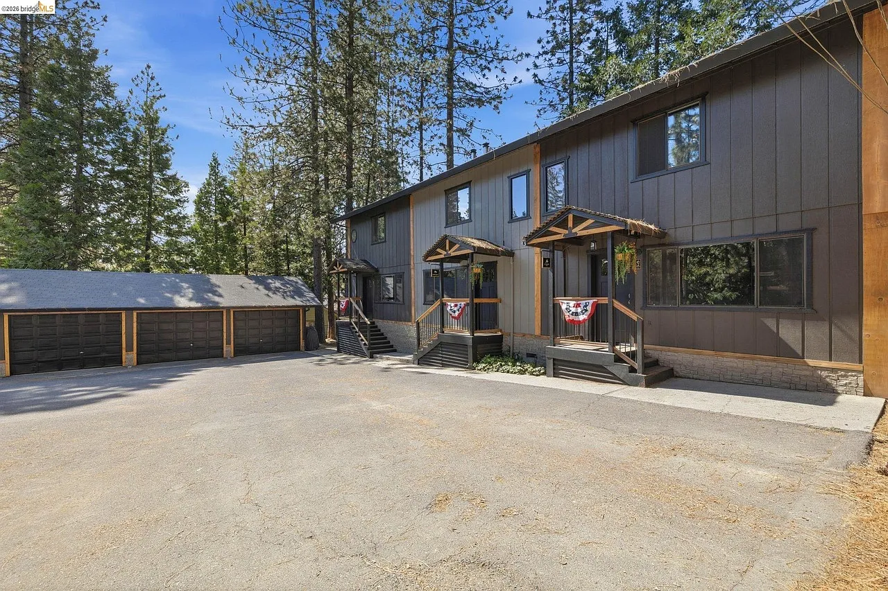 20568 Chief Fuller Way — Photo 1