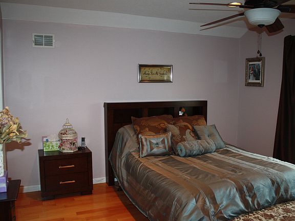 5th image of 58 Brook Ave