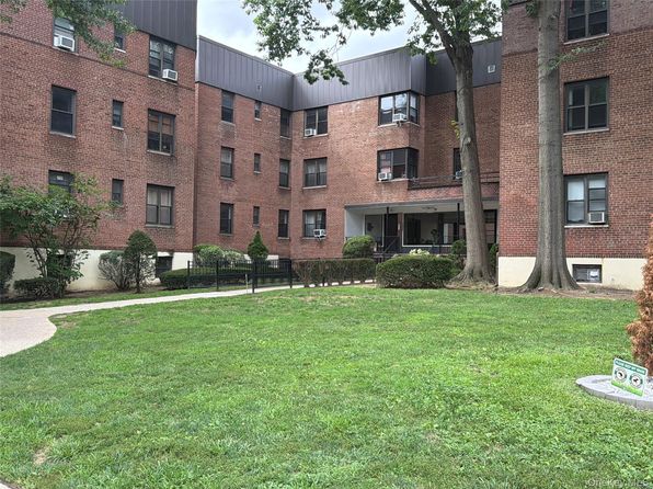 21 Schenck Ave APT 2AC