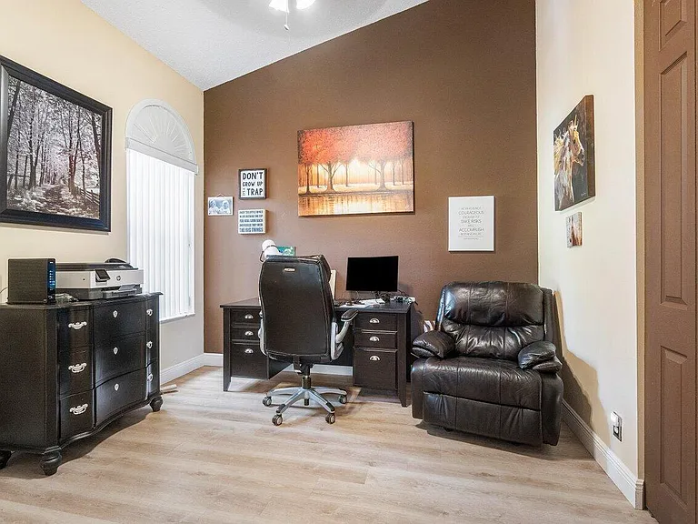 1804 Rosewood Way — Photo 19
