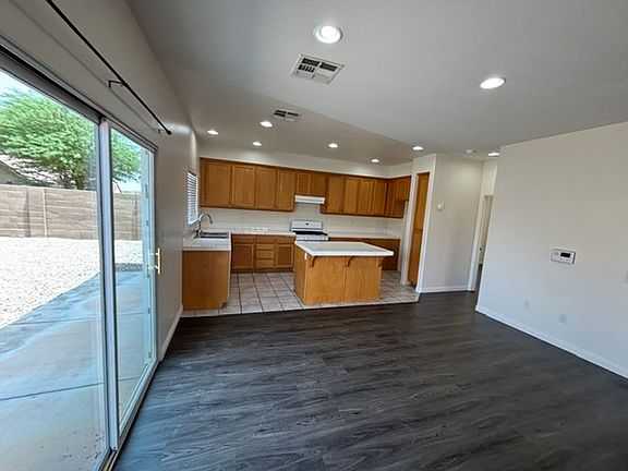 2nd image of 224 Fonzie Ave