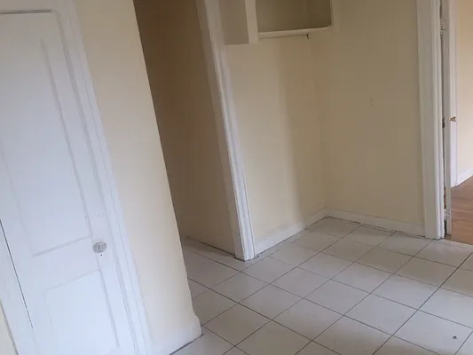 Rented by Edward Gugenheim, LREB | media 22