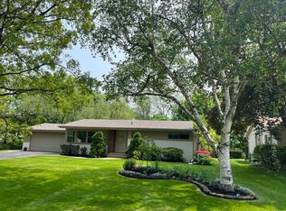 919 Highland Rd, Mundelein, IL 60060