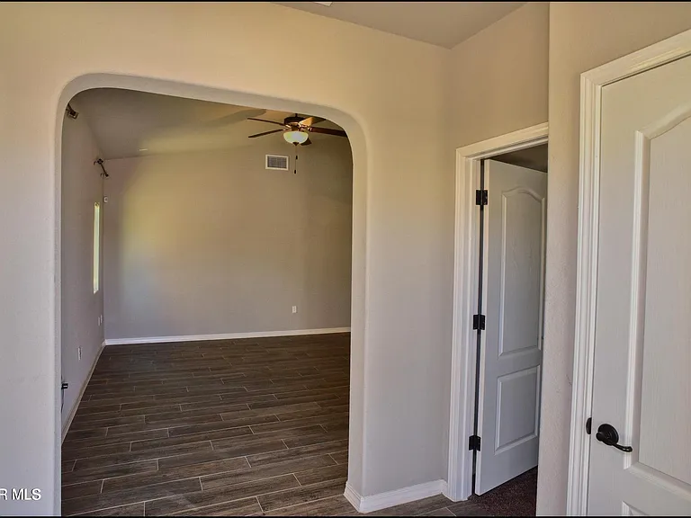2120 Thomas Lackland St — Photo 3