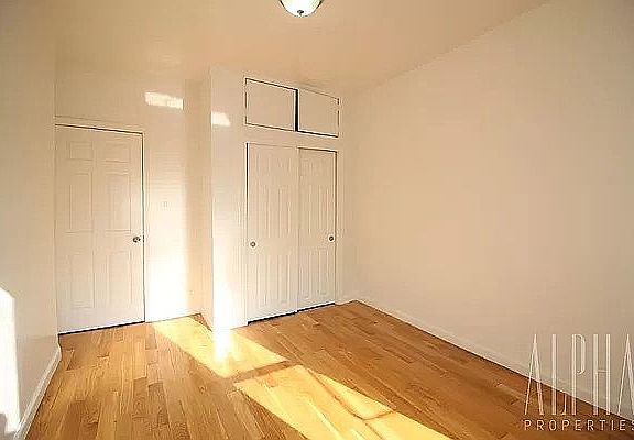 3rd image of 327 E 14th St APT 4B