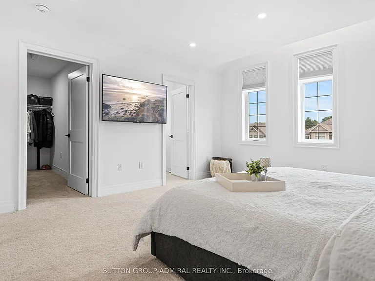 1026 Wright Dr — Photo 8