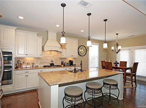 3rd image of 137 Heron Cove Loop