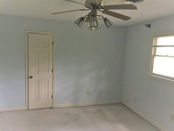 4th image of 387 Heritage Pl