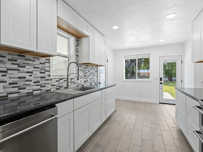 14420 E Wellesley Ave — Photo 10