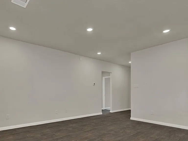 325 Darwin Pl — Photo 7