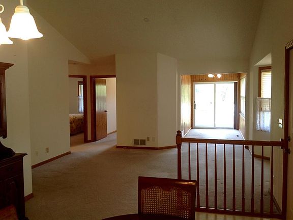 5th image of 2191 Woodlynn Ave
