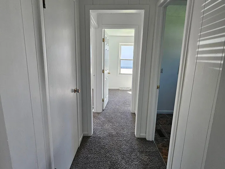 4660 Darrow Rd — Photo 13