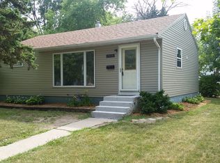 1928 Delaware Rd, Waukegan, IL 60087