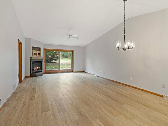 2nd image of 2232 Vierling Dr E