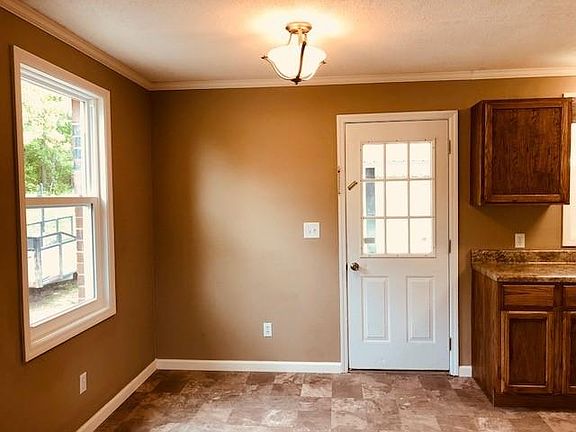3rd image of 3600 King Ct SE