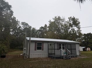 212 Paradise Shores Rd, Crescent City, FL 32112