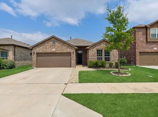 15736 Prairie Grass Ln, Fort Worth, TX 76177