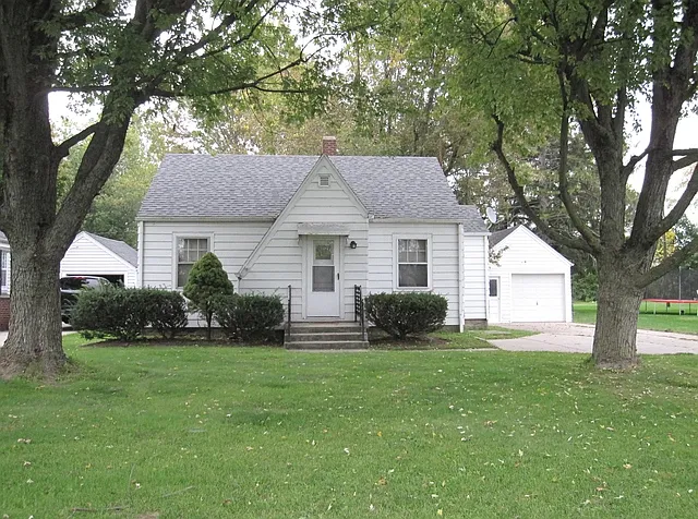 4107 S Adams St photo 1