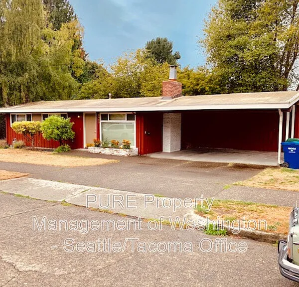 9015 45th Ave SW — Photo 1