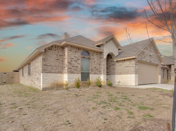 531 Sydney St, Wilmer, TX
