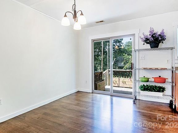 2nd image of 47 Kentucky Dr