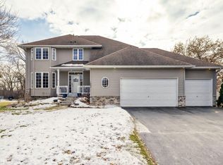 1693 Windsor Dr S, Shakopee, MN 55379