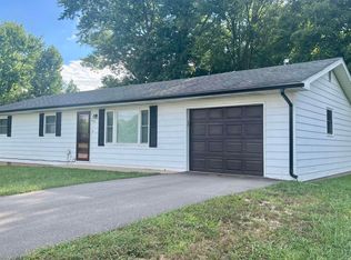 865 S 2nd St, Orleans, IN 47452