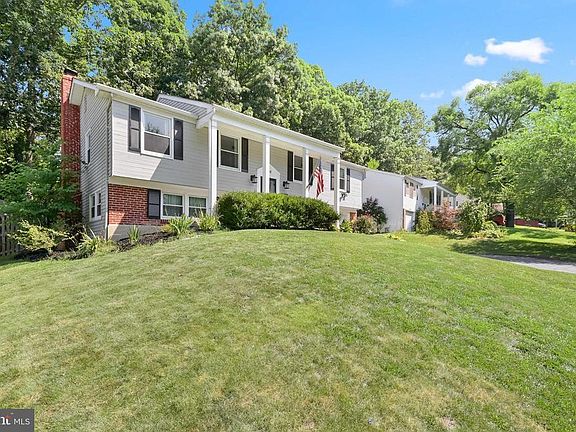 2nd image of 404 Tanglewood Ct