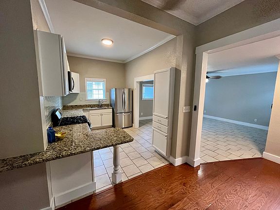 5th image of 1133 W Huisache Ave